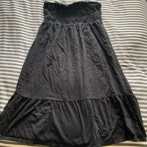 Casual strapless black dress